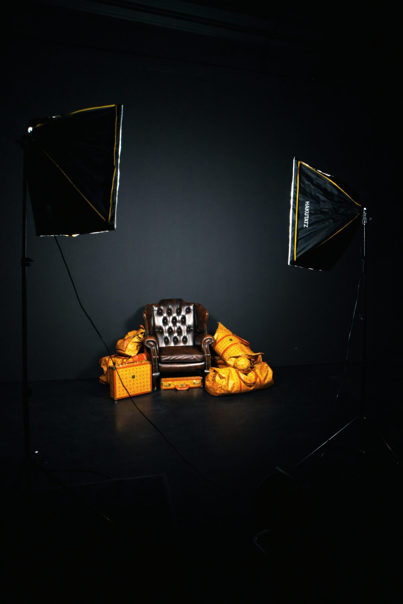 Chesterfield-Set mit Softboxen vor der Blackwall